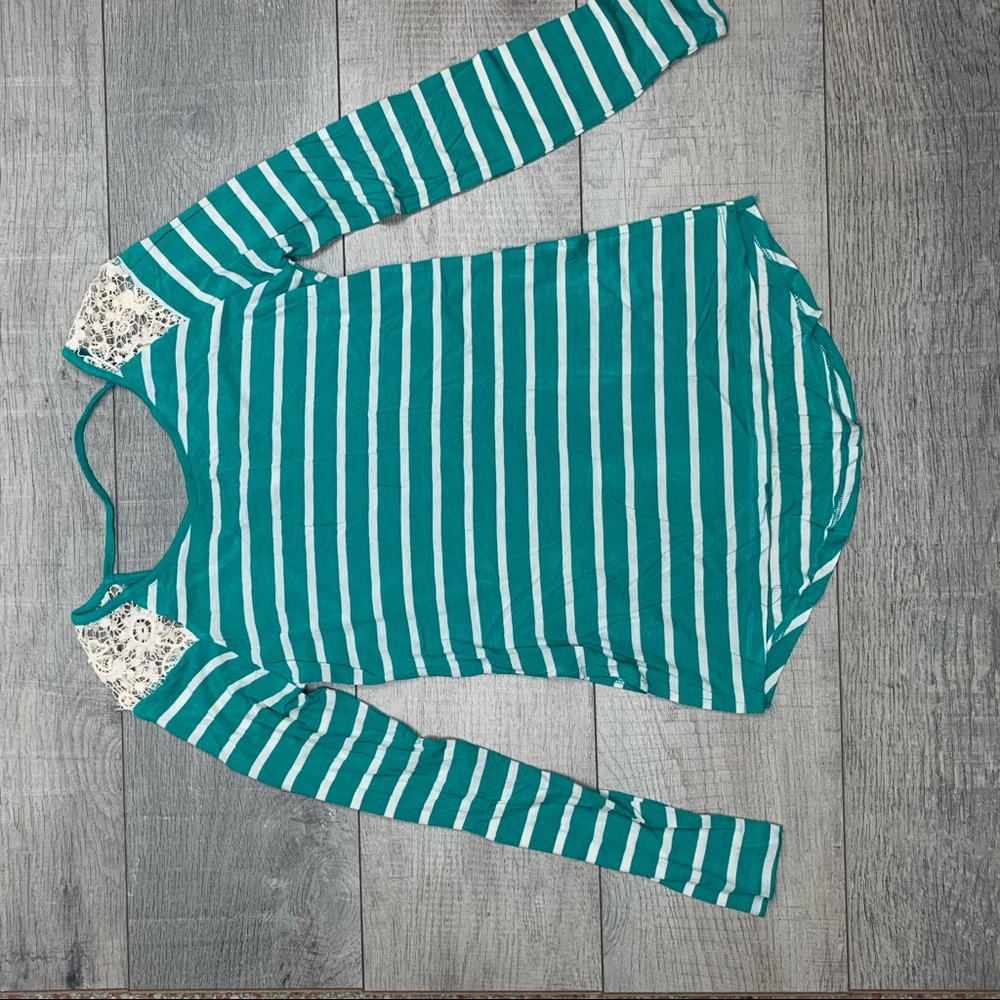 HIPPIE ROSE CROCHET SHOULDER STRIPED SHIRT - SMALL - Picture 3 of 3